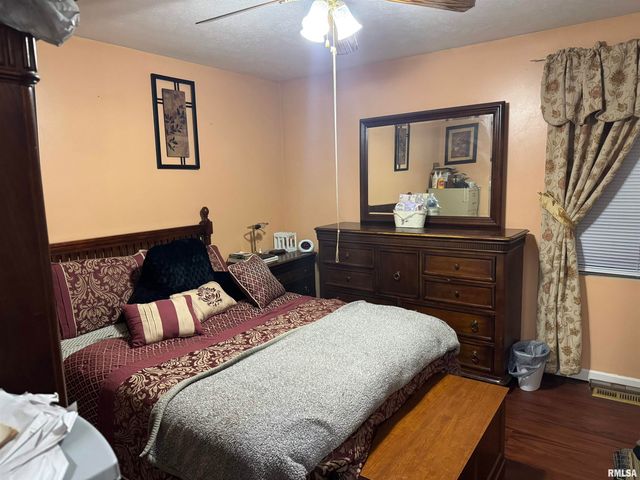 1524 Brenda Court, Springfield, IL 62702