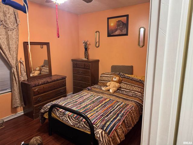 1524 Brenda Court, Springfield, IL 62702