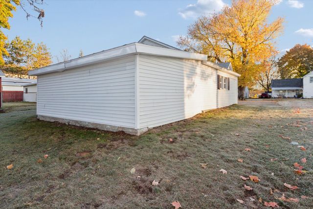 817 N 4th Avenue, Big Rapids, MI 49307