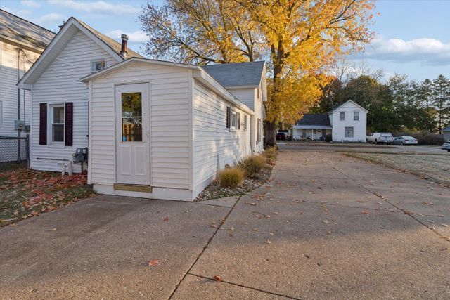 817 N 4th Avenue, Big Rapids, MI 49307