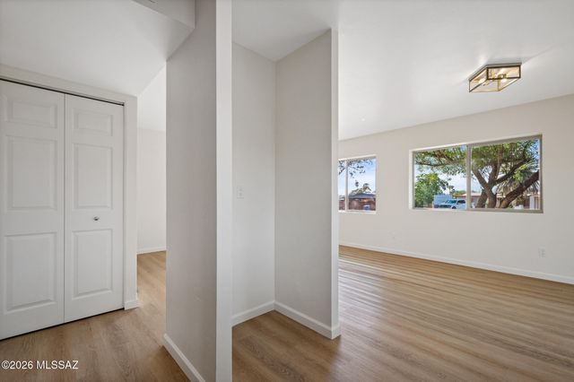 551 S Kent Place, Tucson, AZ 85710