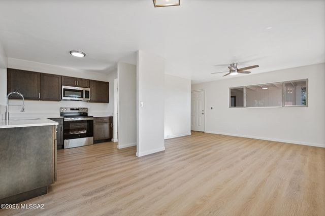 551 S Kent Place, Tucson, AZ 85710
