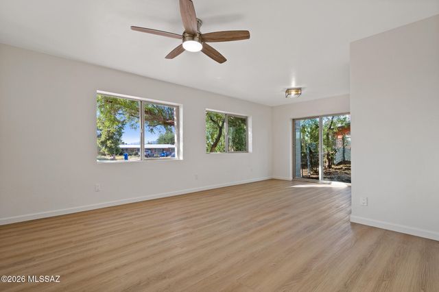 551 S Kent Place, Tucson, AZ 85710