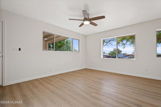 551 S Kent Place, Tucson, AZ 85710