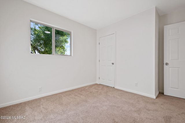 551 S Kent Place, Tucson, AZ 85710