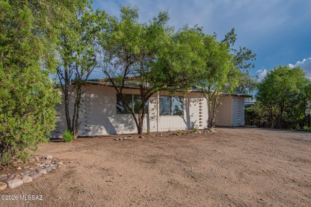551 S Kent Place, Tucson, AZ 85710