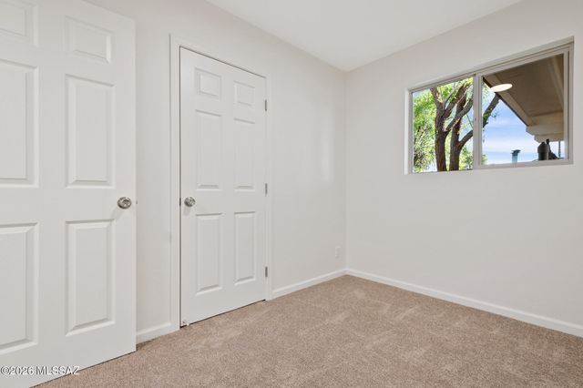 551 S Kent Place, Tucson, AZ 85710