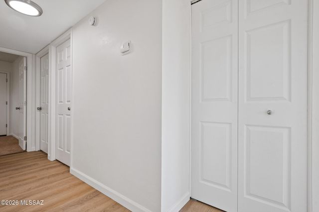 551 S Kent Place, Tucson, AZ 85710