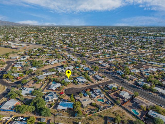 551 S Kent Place, Tucson, AZ 85710