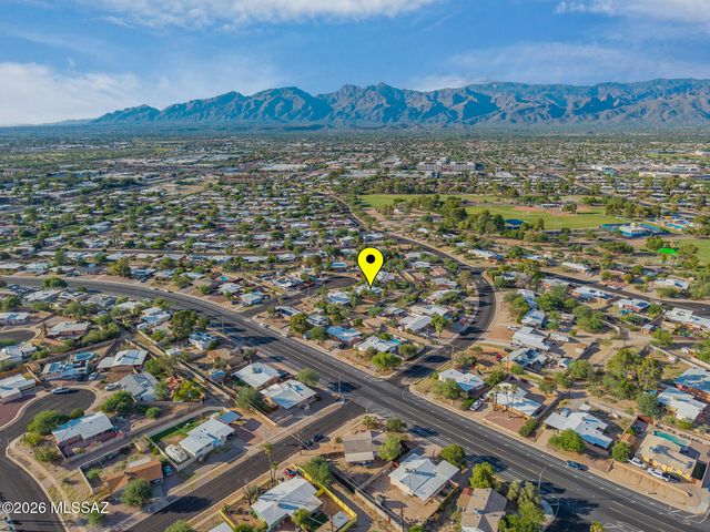 551 S Kent Place, Tucson, AZ 85710