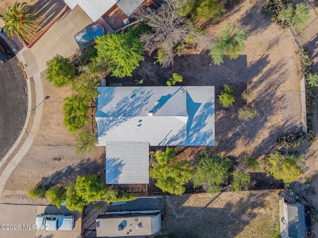 551 S Kent Place, Tucson, AZ 85710