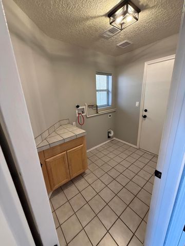 701 Renaissance Loop SE, Rio Rancho, NM 87124