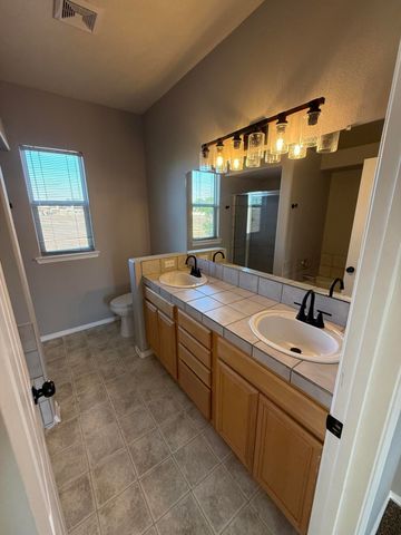 701 Renaissance Loop SE, Rio Rancho, NM 87124