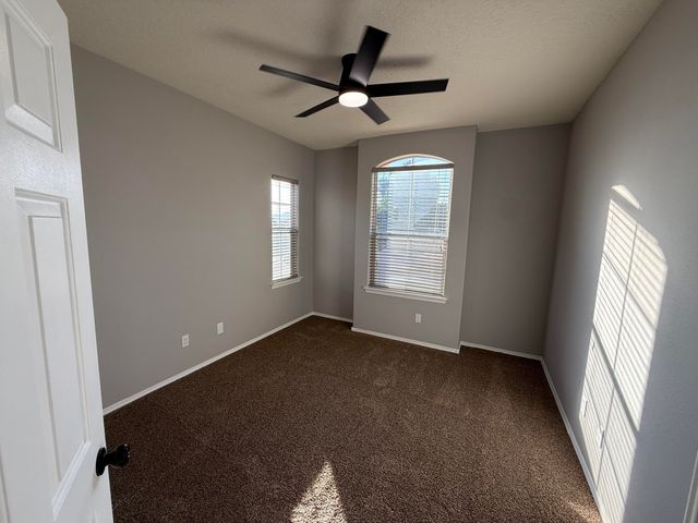 701 Renaissance Loop SE, Rio Rancho, NM 87124