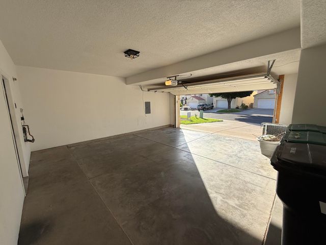 701 Renaissance Loop SE, Rio Rancho, NM 87124