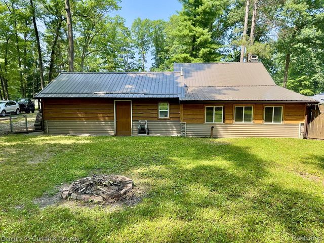 111 Petoskey Drive, Lyon Township, MI 48653