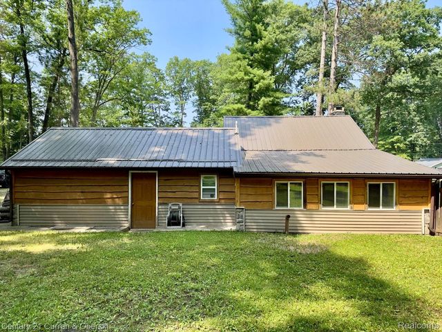 111 Petoskey Drive, Lyon Township, MI 48653