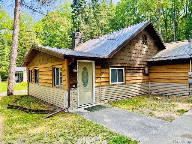 111 Petoskey Drive, Lyon Township, MI 48653