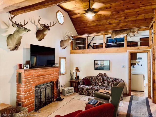 111 Petoskey Drive, Lyon Township, MI 48653