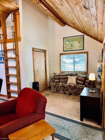 111 Petoskey Drive, Lyon Township, MI 48653