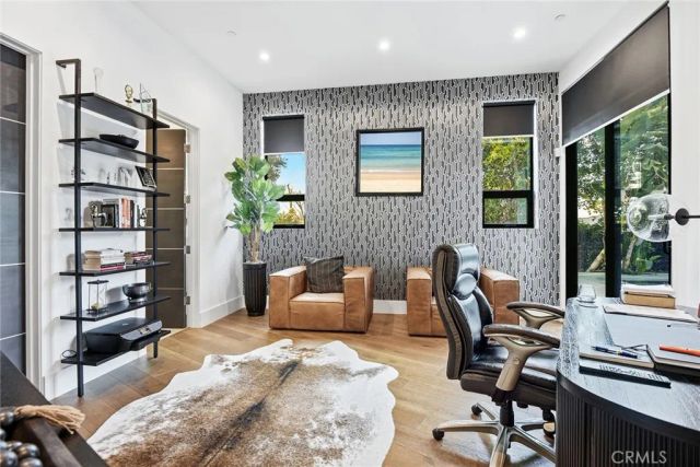 17917 Valley Vista Boulevard, Encino, CA 91316