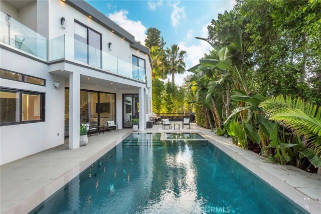 17917 Valley Vista Boulevard, Encino, CA 91316