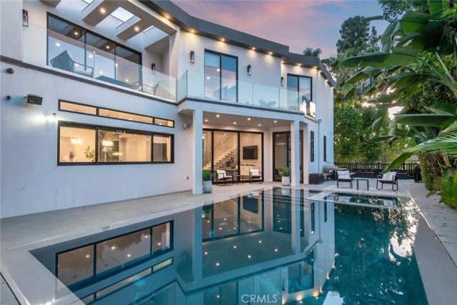 17917 Valley Vista Boulevard, Encino, CA 91316
