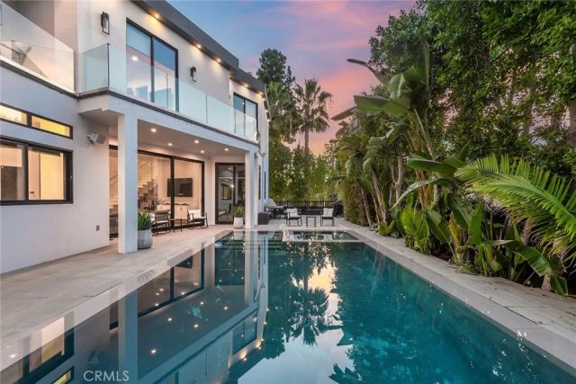 17917 Valley Vista Boulevard, Encino, CA 91316