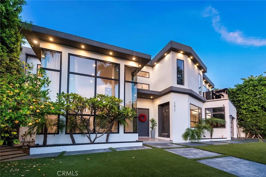 17917 Valley Vista Boulevard, Encino, CA 91316