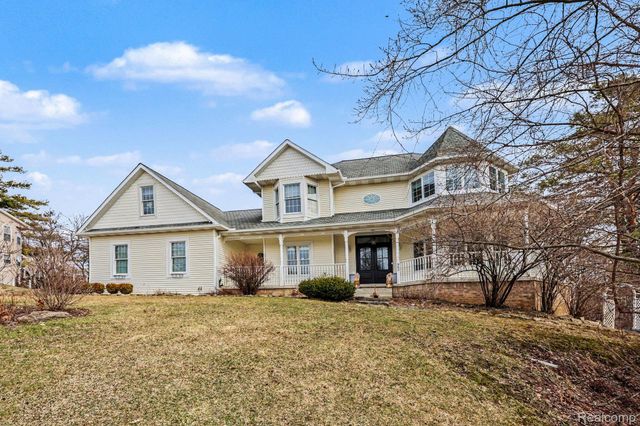 962 Hidden Valley Drive, Orion Charter Township, MI 48362