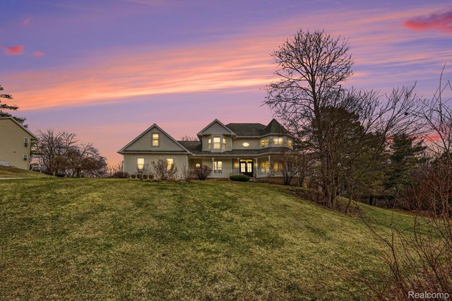 962 Hidden Valley Drive, Orion Charter Township, MI 48362