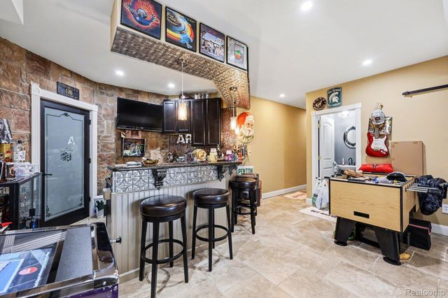 962 Hidden Valley Drive, Orion Charter Township, MI 48362