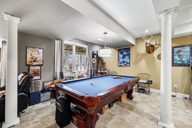 962 Hidden Valley Drive, Orion Charter Township, MI 48362