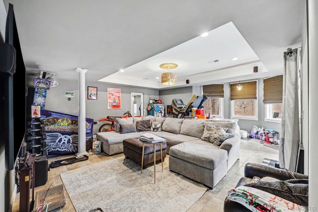 962 Hidden Valley Drive, Orion Charter Township, MI 48362