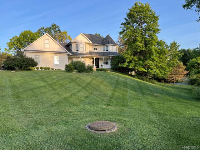 962 Hidden Valley Drive, Orion Charter Township, MI 48362
