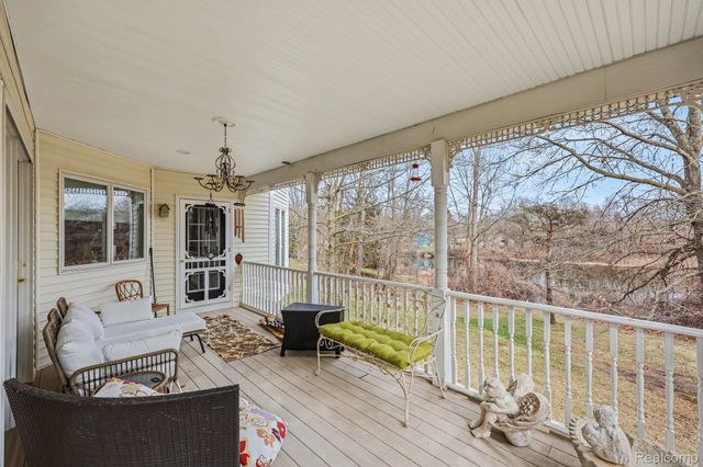 962 Hidden Valley Drive, Orion Charter Township, MI 48362