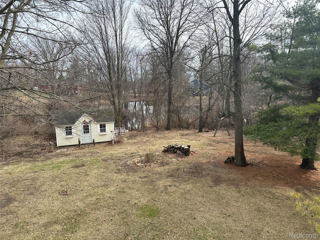 962 Hidden Valley Drive, Orion Charter Township, MI 48362