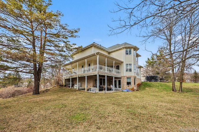 962 Hidden Valley Drive, Orion Charter Township, MI 48362