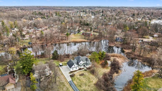 962 Hidden Valley Drive, Orion Charter Township, MI 48362