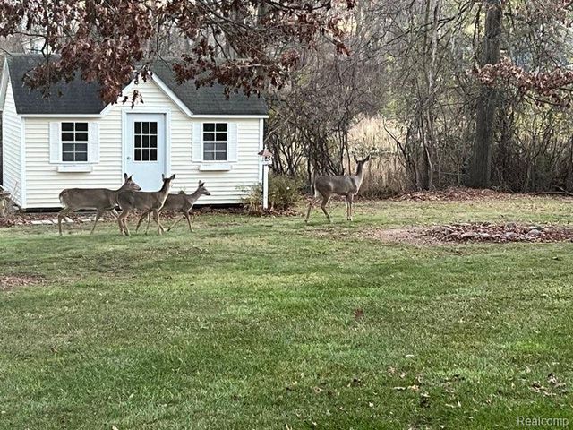 962 Hidden Valley Drive, Orion Charter Township, MI 48362