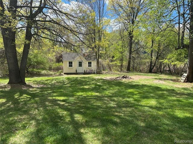 962 Hidden Valley Drive, Orion Charter Township, MI 48362