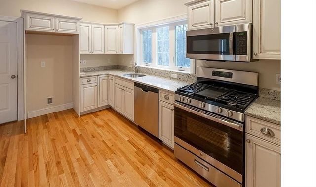 660 Mayflower Landing, Holliston, MA 01746