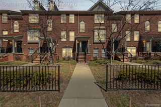 25403 Saint James, Southfield, MI 48075