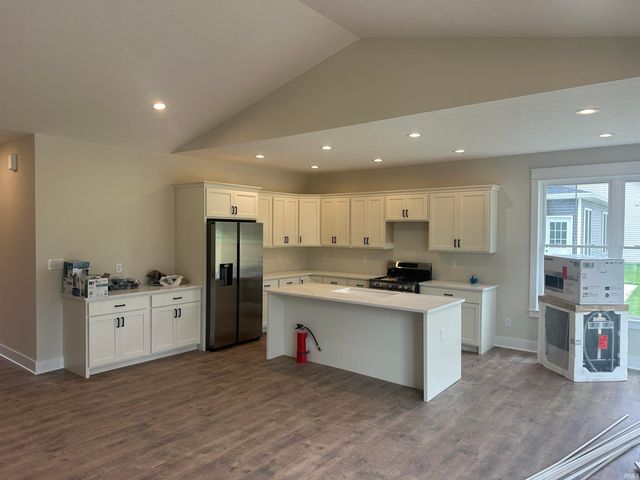 7659 W Julia Drive, Ellettsville, IN 47429