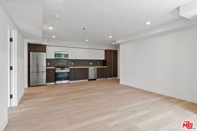 132 Rosemont Avenue 201, Los Angeles, CA 90026