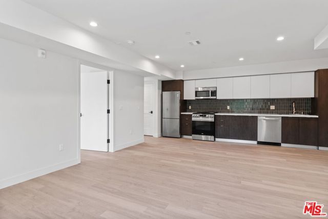 132 Rosemont Avenue 201, Los Angeles, CA 90026