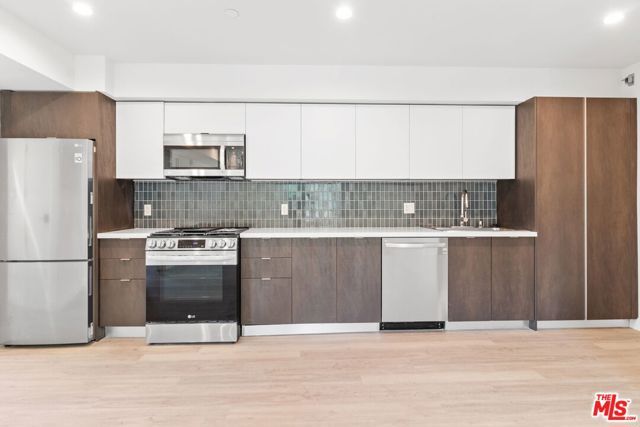 132 Rosemont Avenue 201, Los Angeles, CA 90026