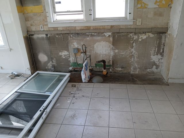 7614 S Dante Avenue, Chicago, IL 60619