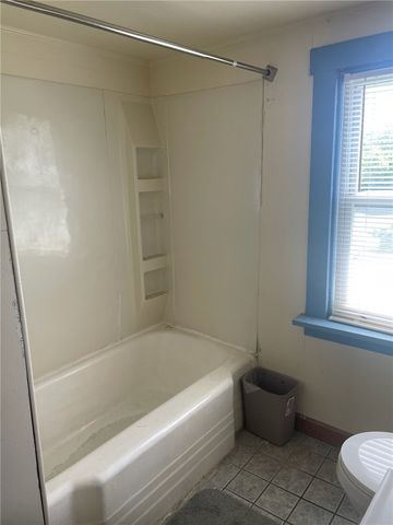 734 Park St, California, PA 15419