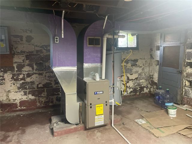 734 Park St, California, PA 15419